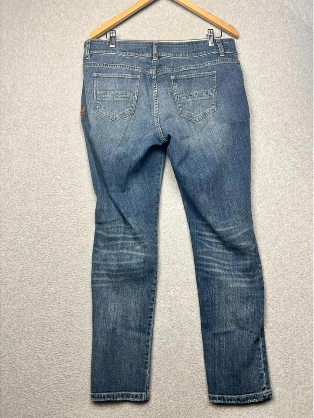 Soho Jeans Size 12 Womens Denim Embroidered Distressed Curvy Boyfriend Boho - Picture 2 of 9